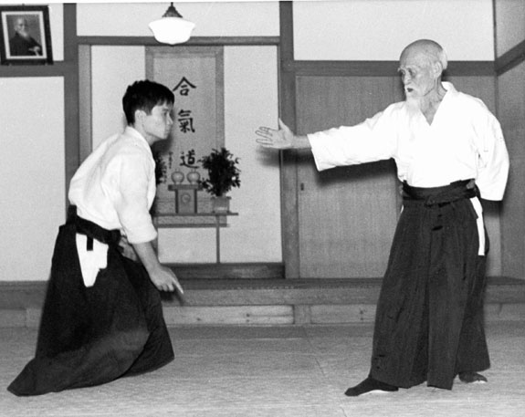 morihei-ueshiba-arm-extended