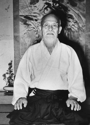morihei-ueshiba-seiza